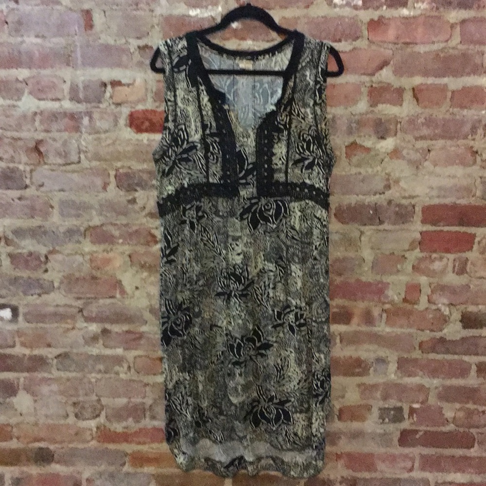 Adorable Anthropologie Black & White Floral Dress